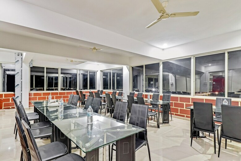Hotel Capital O 60010 Royal Heritage Resort