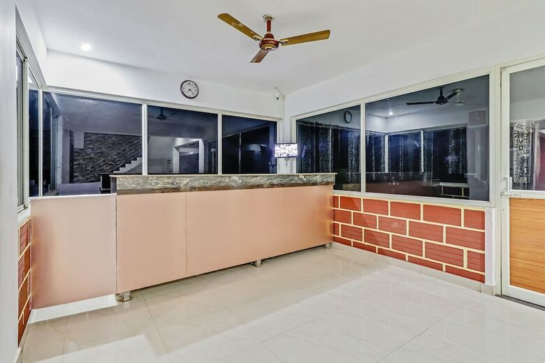 Hotel Capital O 60010 Royal Heritage Resort