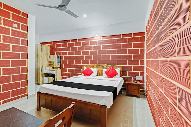 Hotel Capital O 60010 Royal Heritage Resort