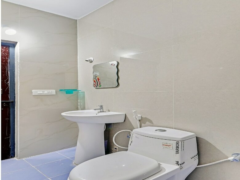 Hotel Capital O 60010 Royal Heritage Resort
