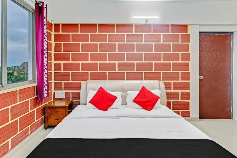 Hotel Capital O 60010 Royal Heritage Resort