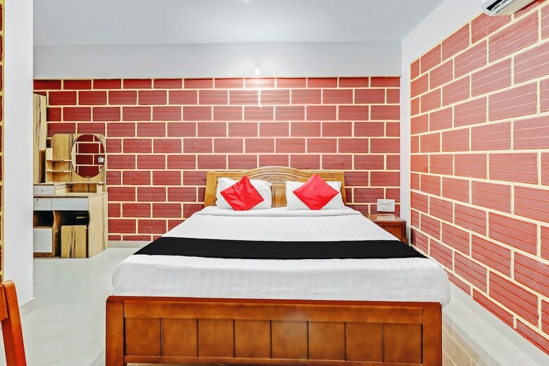 Hotel Capital O 60010 Royal Heritage Resort
