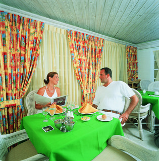 Hotel Coral Sands Beach Resort