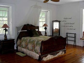Posada Sweetfield Manor Historic Inn