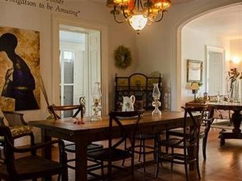 Posada Sweetfield Manor Historic Inn