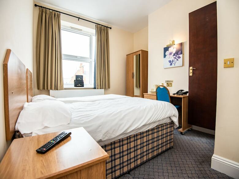 Hotel Oyo The White Hart Inn