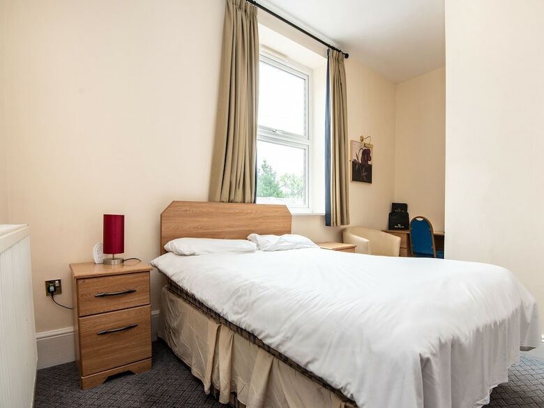 Hotel Oyo The White Hart Inn