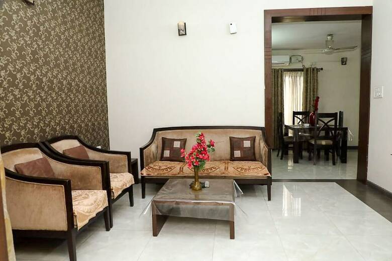 Hotel Pink Petals Service Apartments