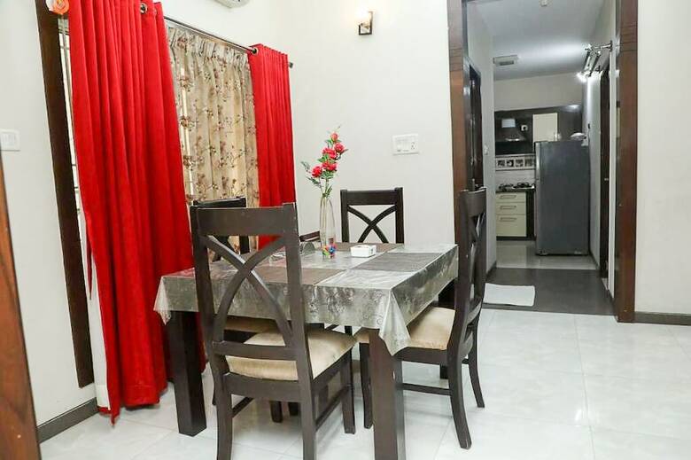 Hotel Pink Petals Service Apartments