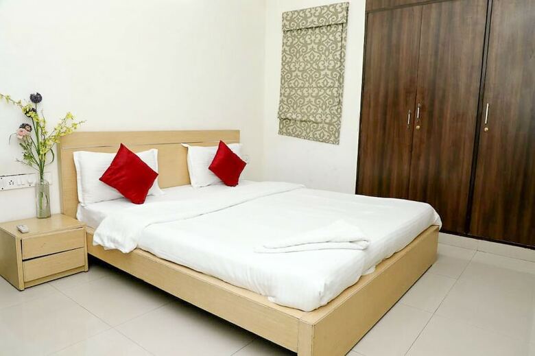 Hotel Pink Petals Service Apartments