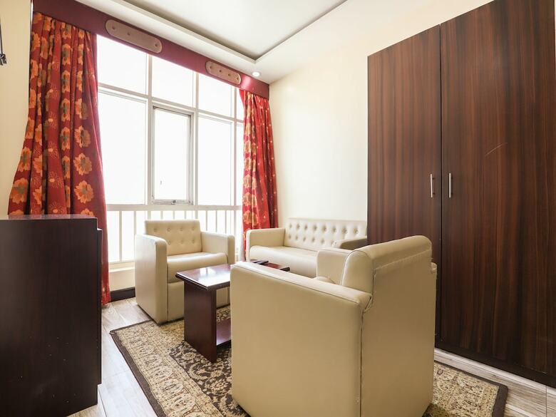 Oyo 333 Shh Hotel