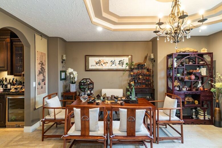 Cedar Manor Bed And Breakfast