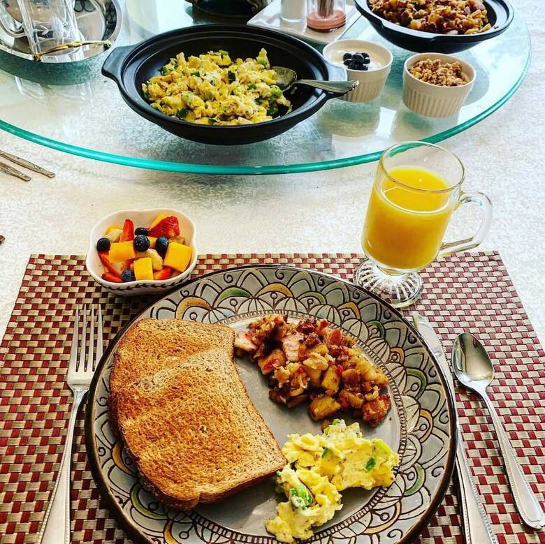 Cedar Manor Bed And Breakfast