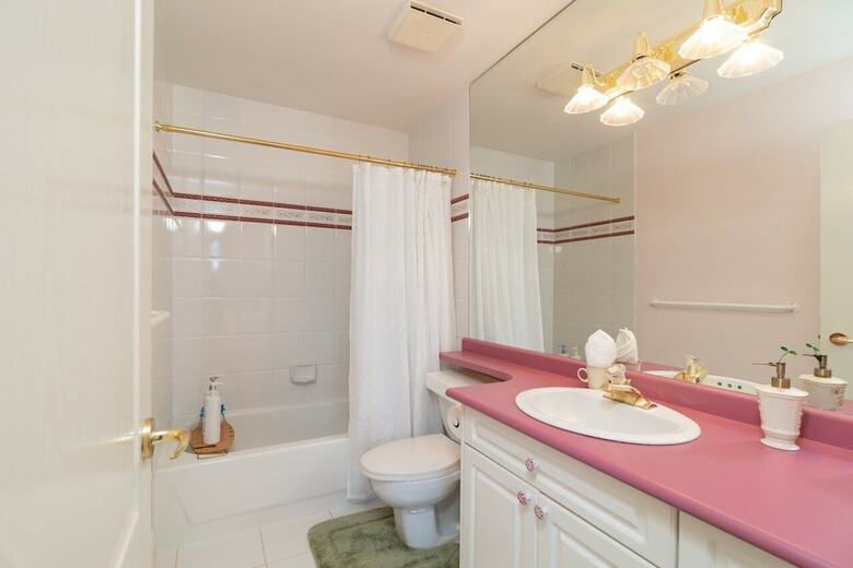 Cedar Manor Bed And Breakfast