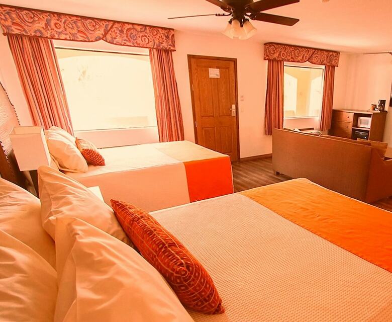 Hotel Estancia Inn