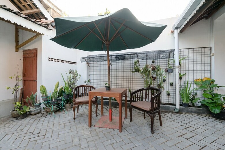Hotel Oyo 1592 Gading 4U Homestay