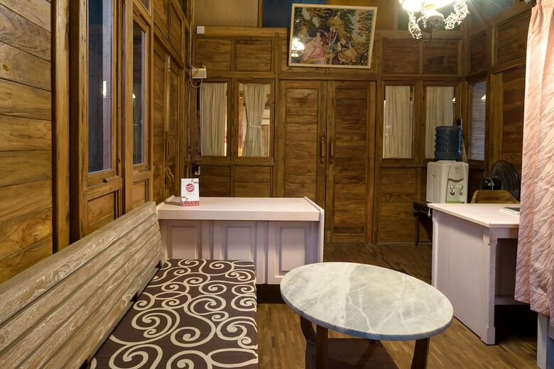 Hotel Oyo 1592 Gading 4U Homestay