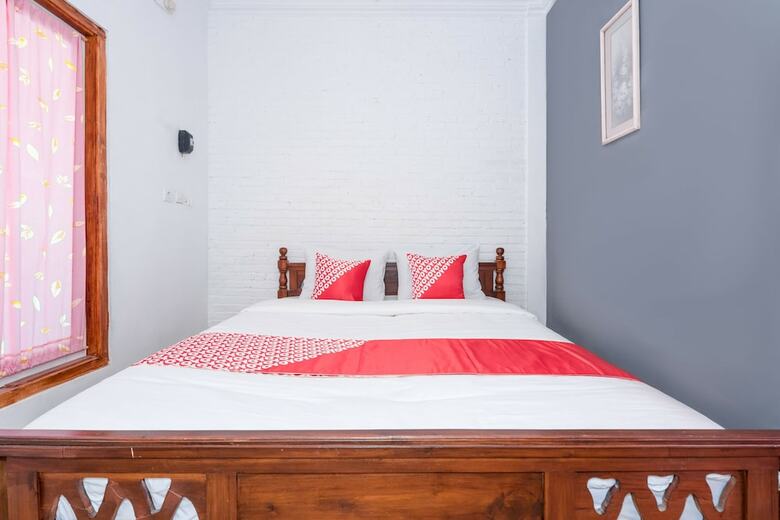 Hotel Oyo 1592 Gading 4U Homestay