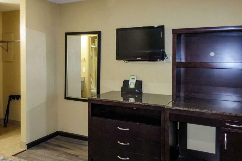 Motel Econo Lodge Inn & Suites