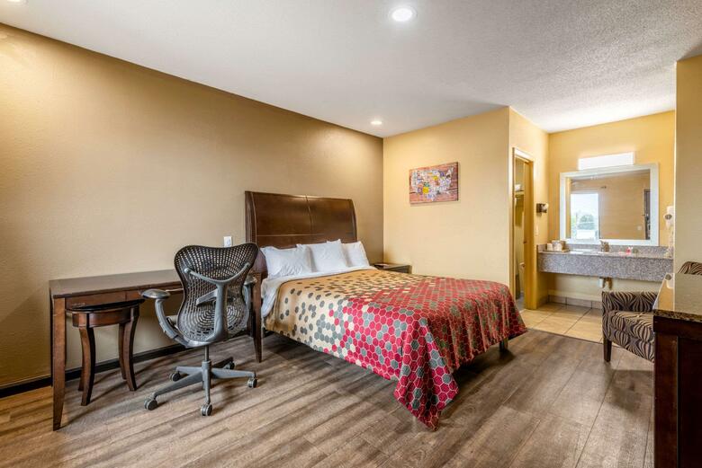 Motel Econo Lodge Inn & Suites