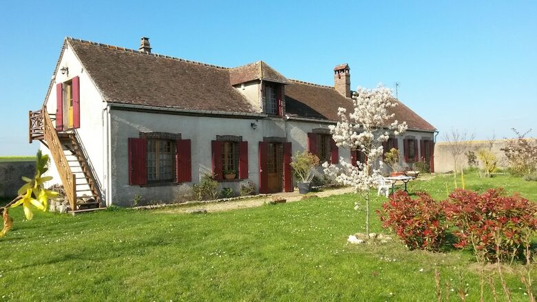 Hotel La Long�re Aux Volets Rouges