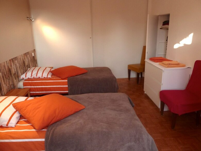 Hotel La Long�re Aux Volets Rouges