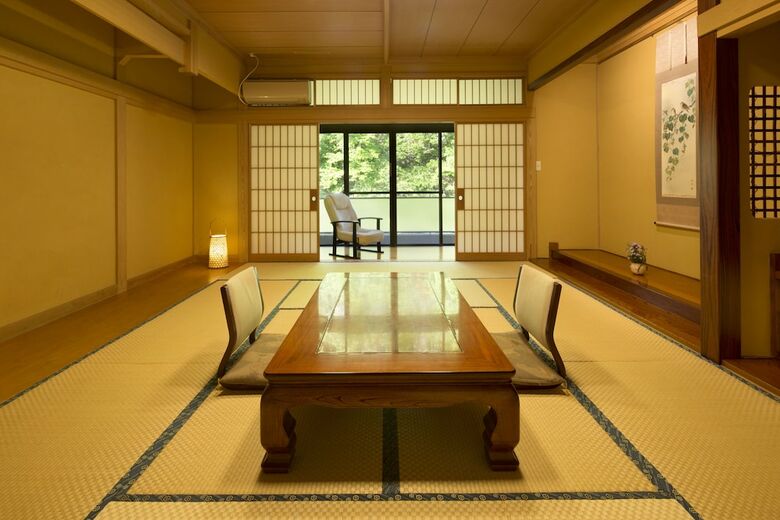 Keikoku Bettei Mochinoki