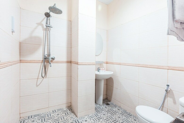 Hotel Oyo 1667 Wisma Lux Barkah