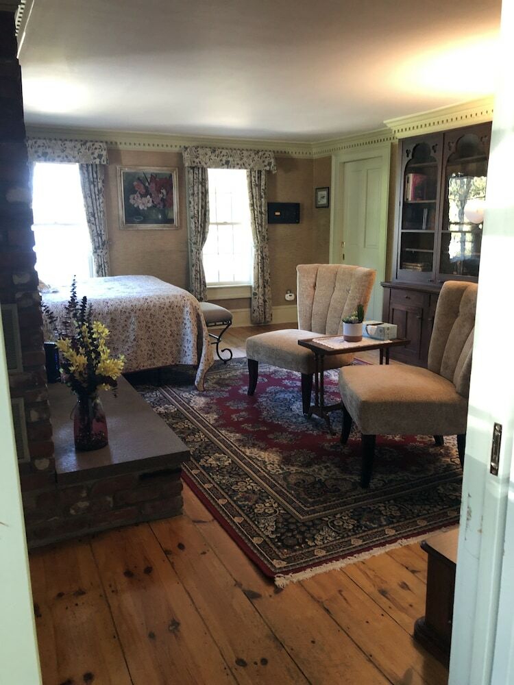 Aiken Manor B&B Llc