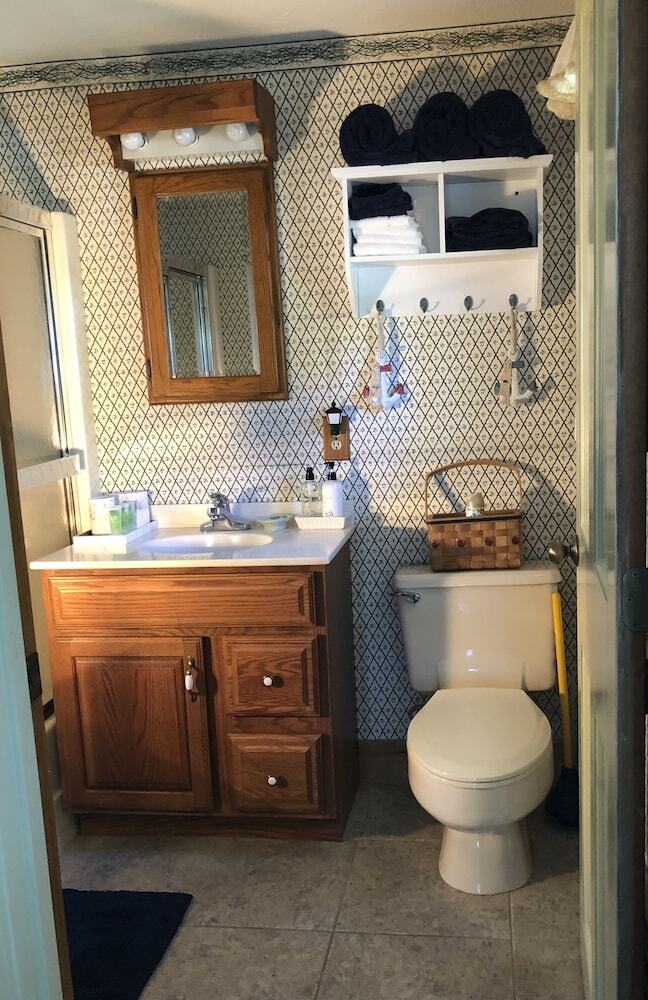 Aiken Manor B&B Llc