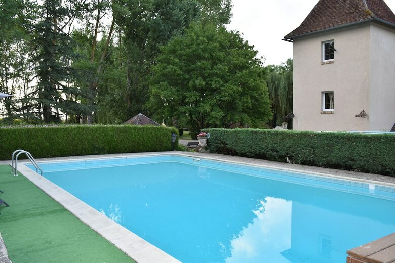 Hotel Le Petit Chateau de Sainte Colombe