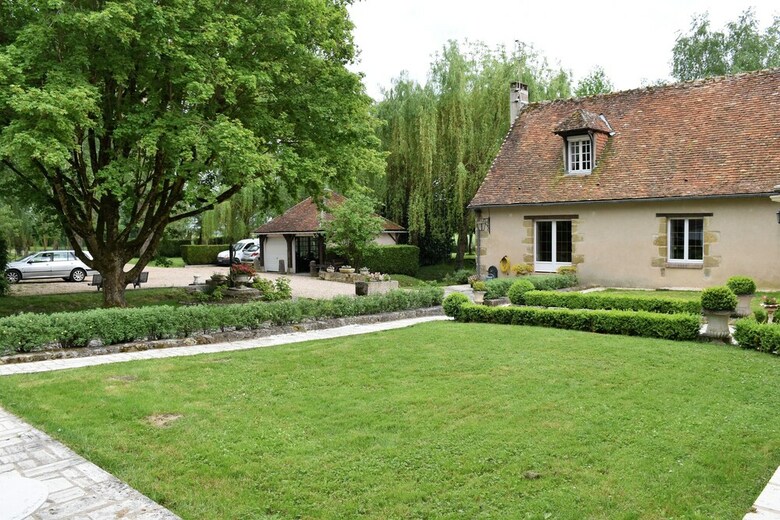 Hotel Le Petit Chateau de Sainte Colombe