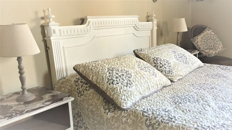 Hotel Le Petit Chateau de Sainte Colombe