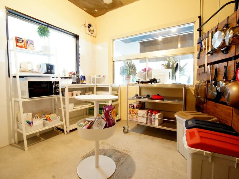 Hostal We Home Hotel + Hostel & Kitchen