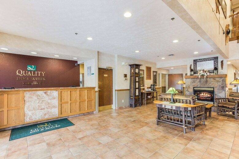 Hotel Quality Inn & Suites