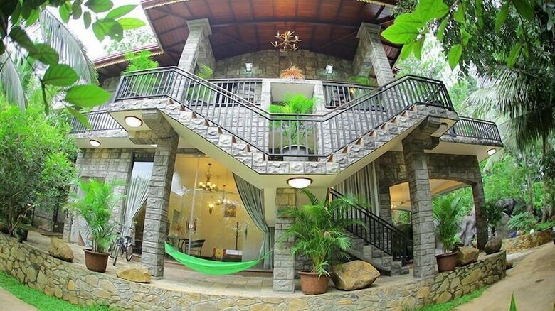 Hotel Thevni Holiday Resort