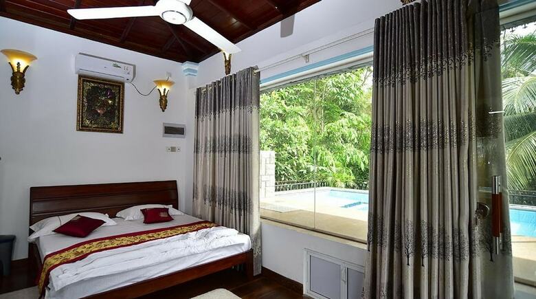Hotel Thevni Holiday Resort