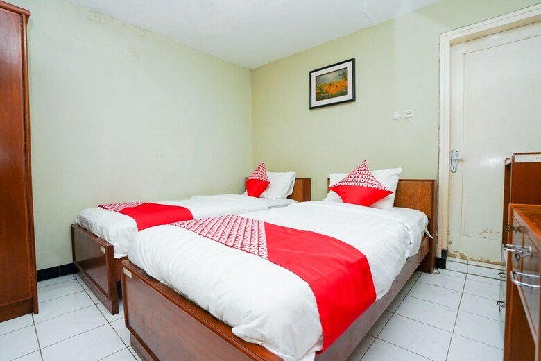 Hostal Oyo 1346 Sinergi Hotel Gresik