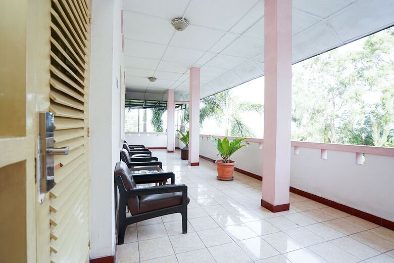 Hostal Oyo 1346 Sinergi Hotel Gresik