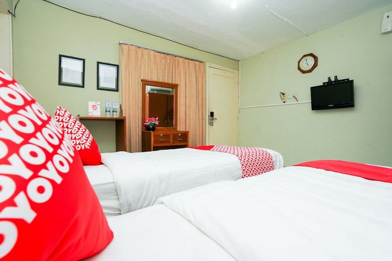 Hostal Oyo 1346 Sinergi Hotel Gresik