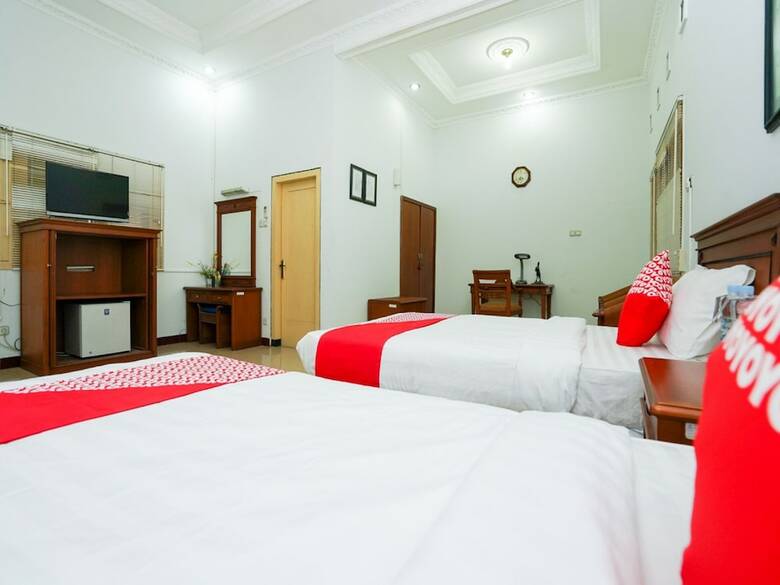 Hostal Oyo 1346 Sinergi Hotel Gresik