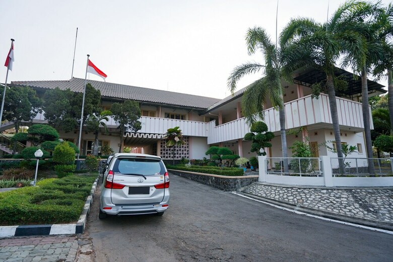 Hostal Oyo 1346 Sinergi Hotel Gresik