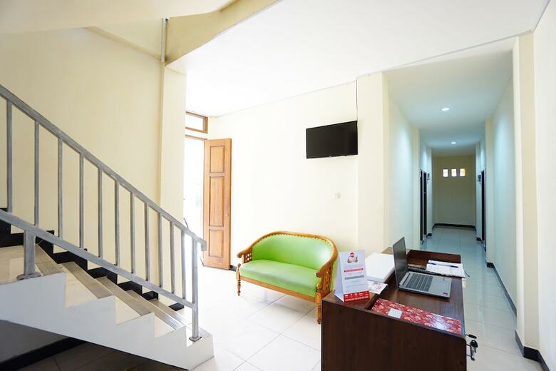 Hostal Oyo 1292 Lieke Residence
