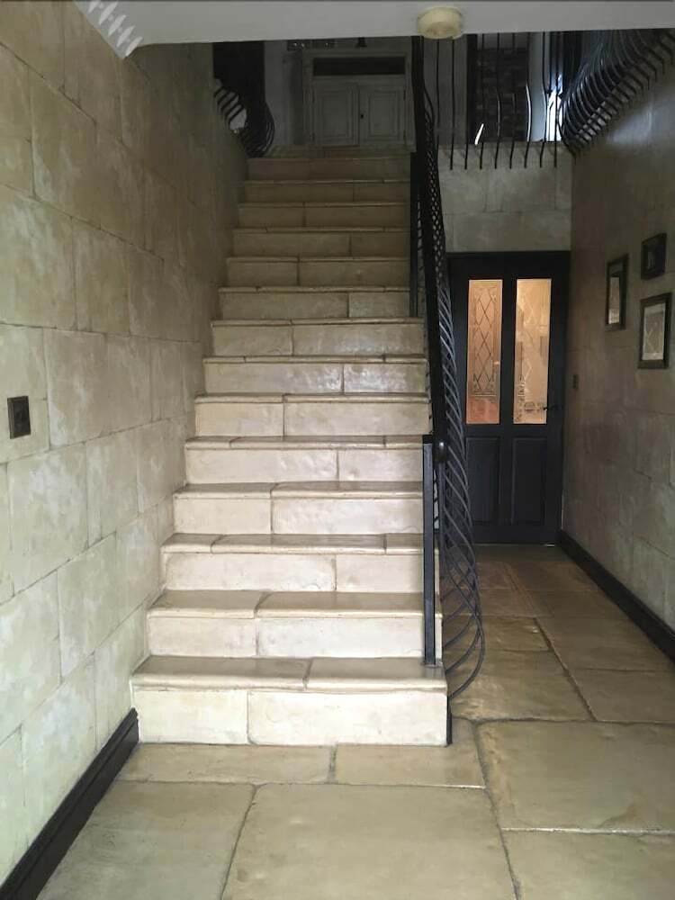 4 Bed House With Swimming Pool And Sauna