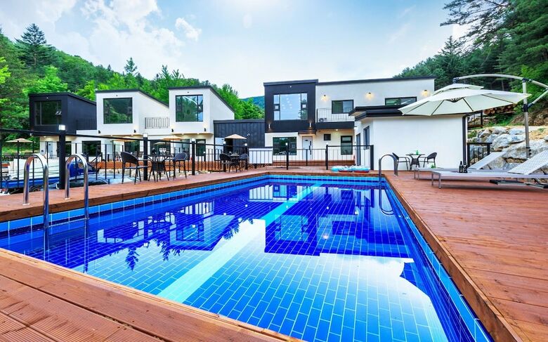 Hotel Ruhen Poolvilla