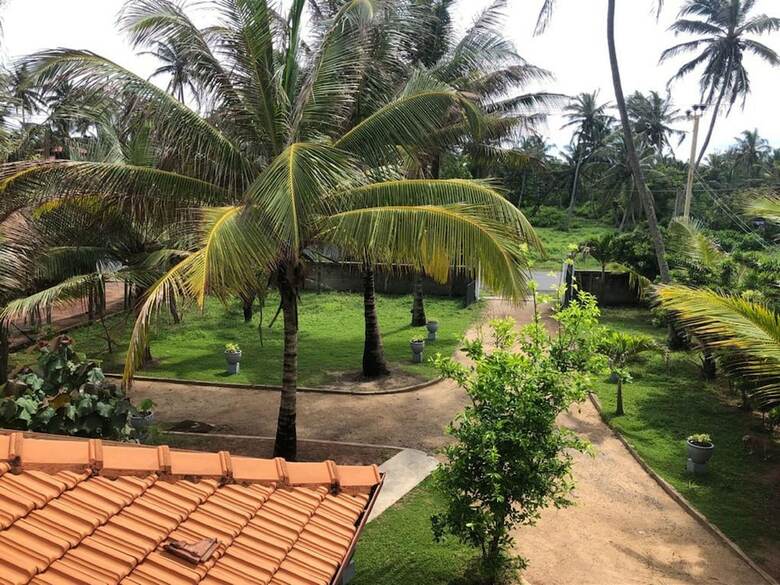 Bed & Breakfast C J Beach Resort