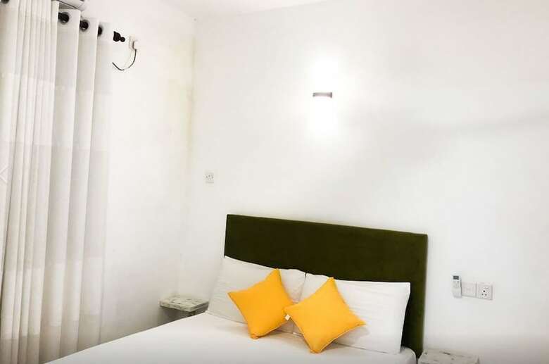 Bed & Breakfast C J Beach Resort