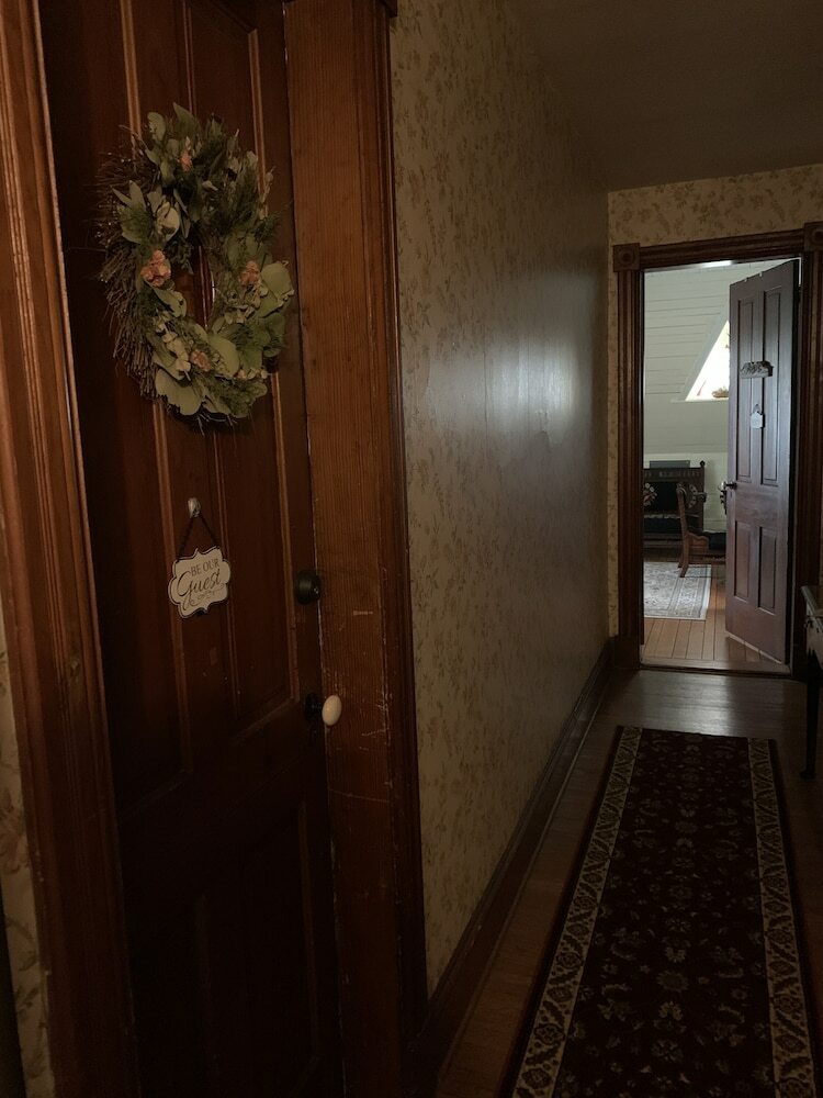 Gillis Grier Bed And Breakfast
