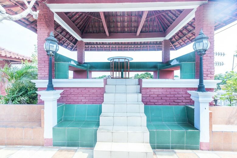 Hotel Oyo 1424 Guntary Residence