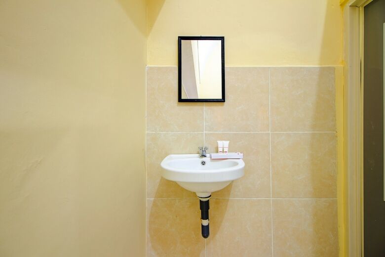 Hotel Oyo 1643 Grand Monica
